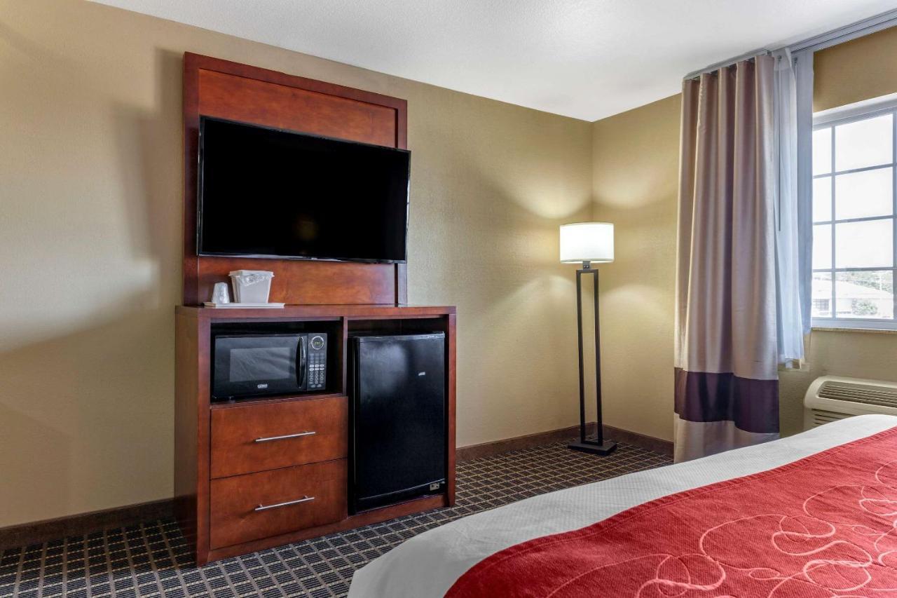 Comfort Suites Delavan - Lake Geneva Area Экстерьер фото