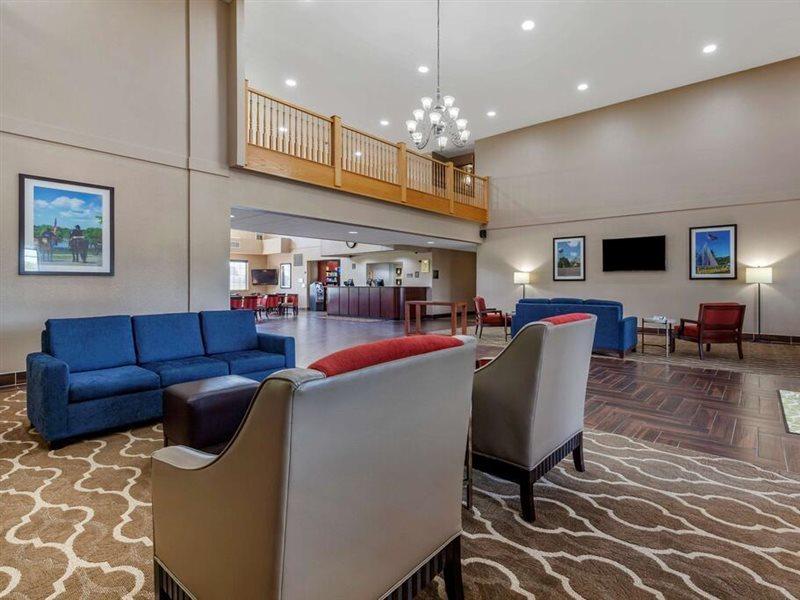 Comfort Suites Delavan - Lake Geneva Area Экстерьер фото