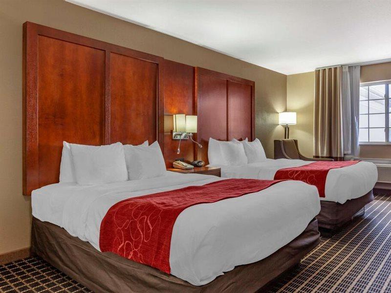 Comfort Suites Delavan - Lake Geneva Area Экстерьер фото