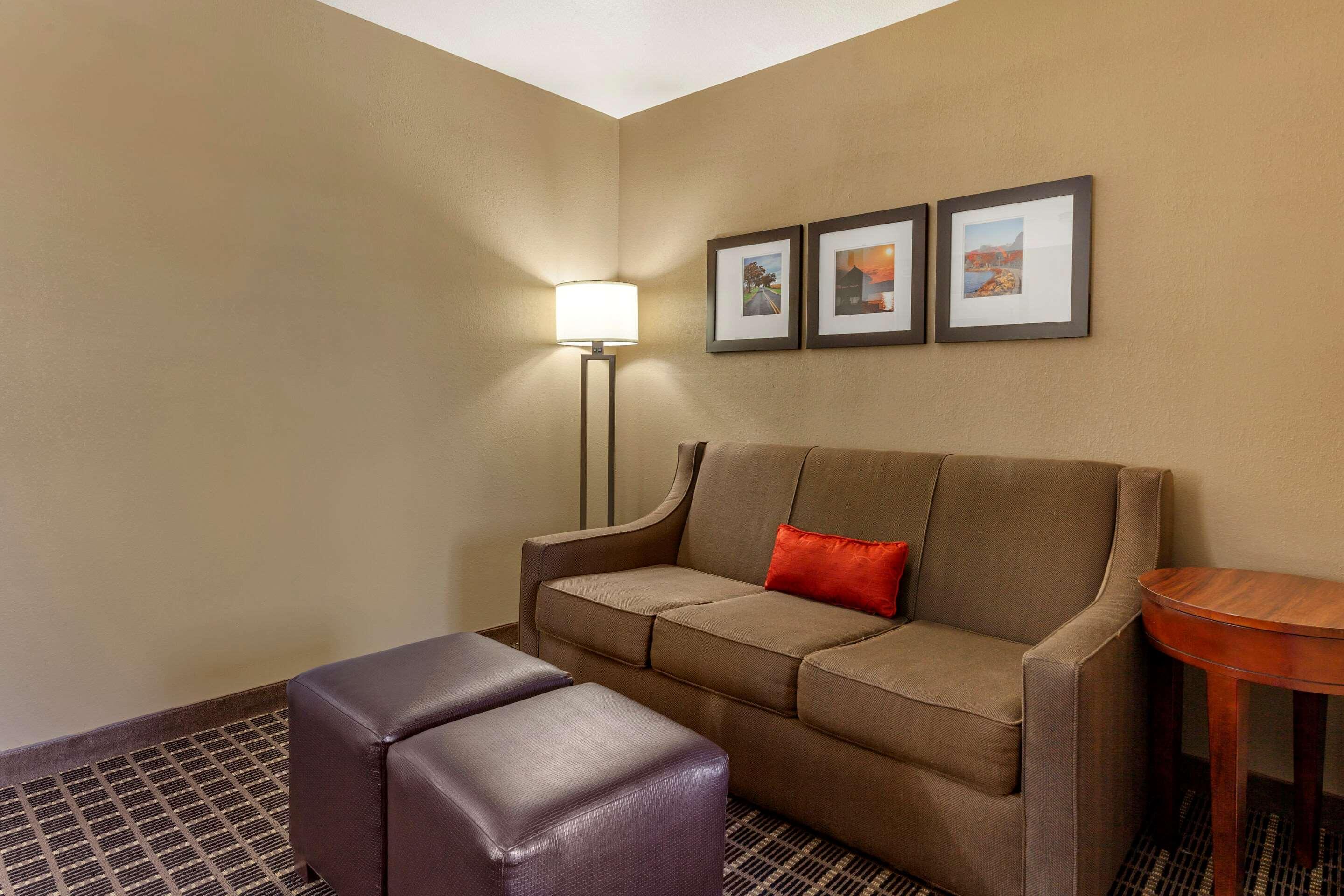 Comfort Suites Delavan - Lake Geneva Area Экстерьер фото