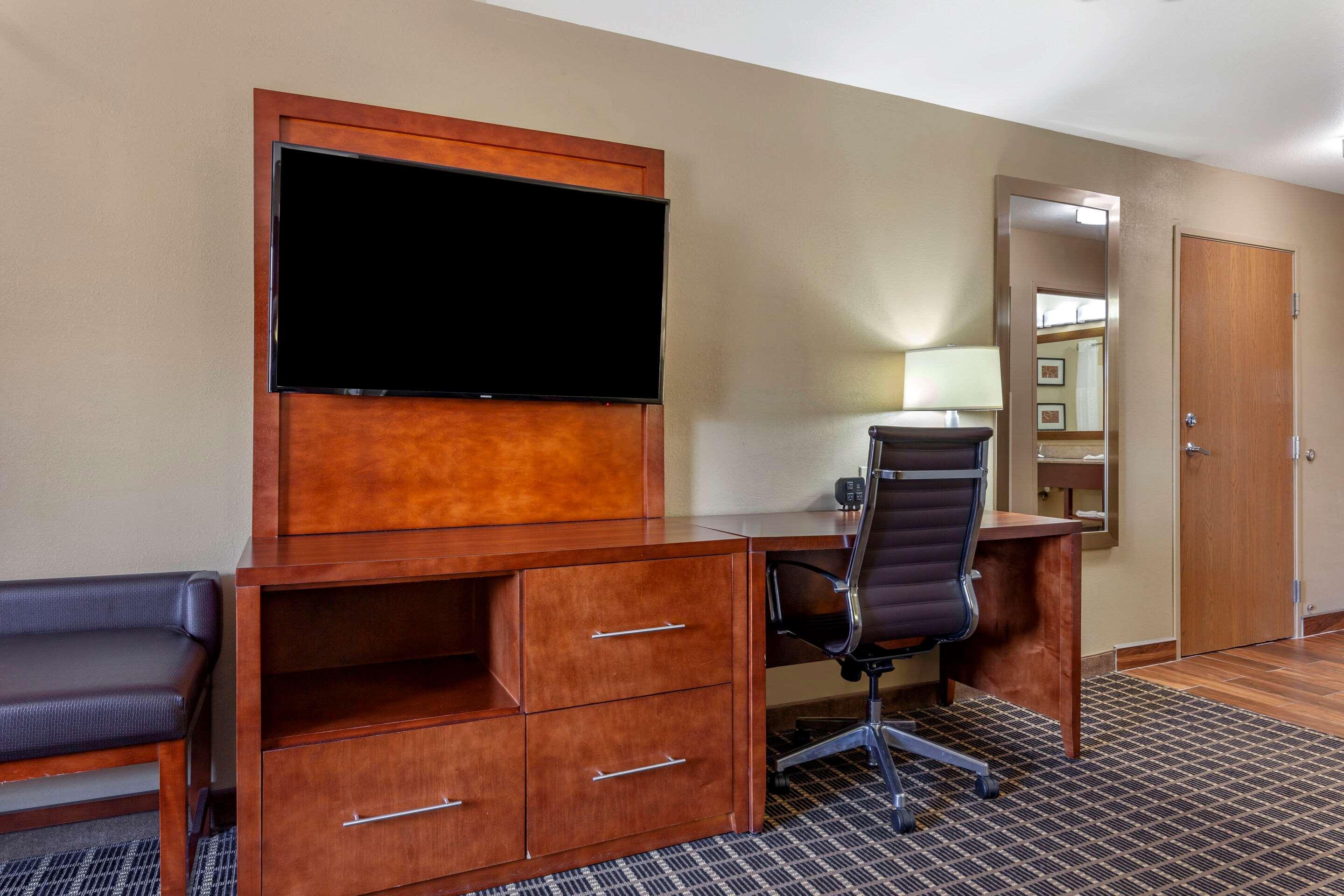 Comfort Suites Delavan - Lake Geneva Area Экстерьер фото