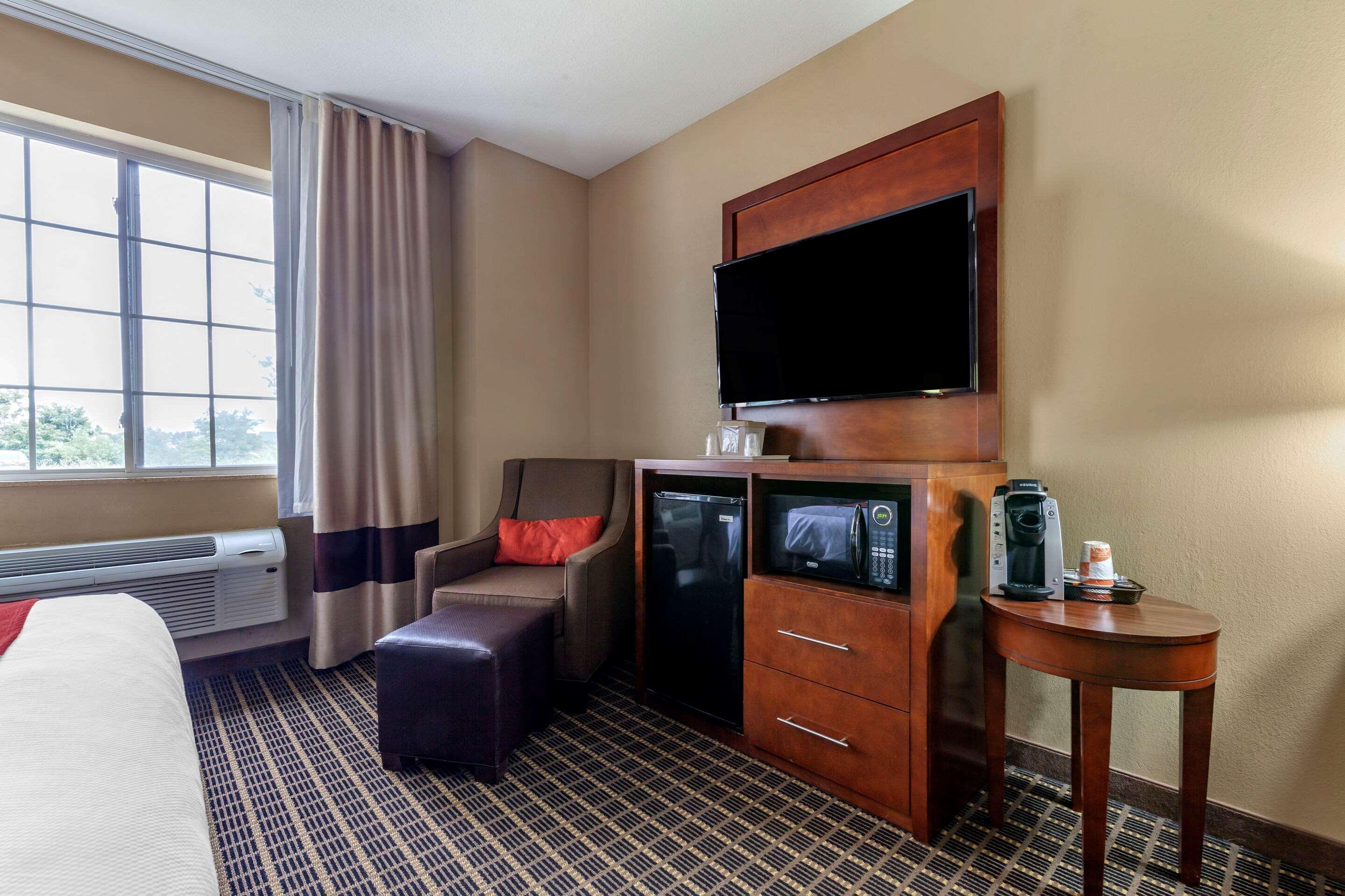 Comfort Suites Delavan - Lake Geneva Area Экстерьер фото