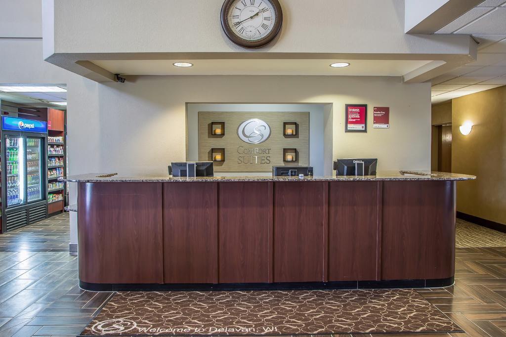 Comfort Suites Delavan - Lake Geneva Area Экстерьер фото