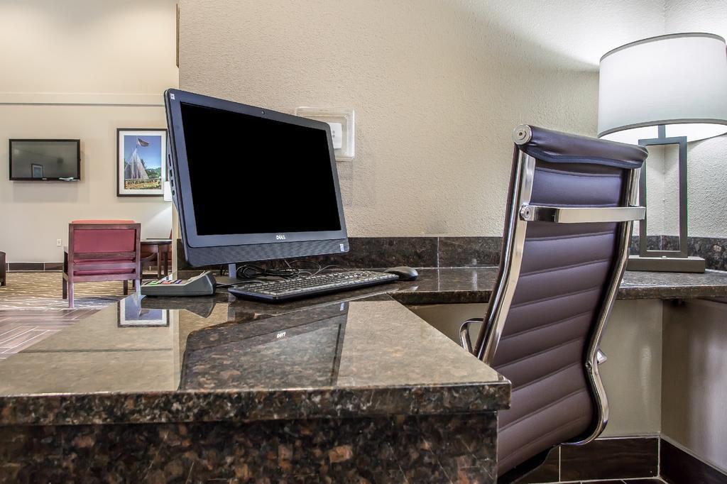 Comfort Suites Delavan - Lake Geneva Area Экстерьер фото