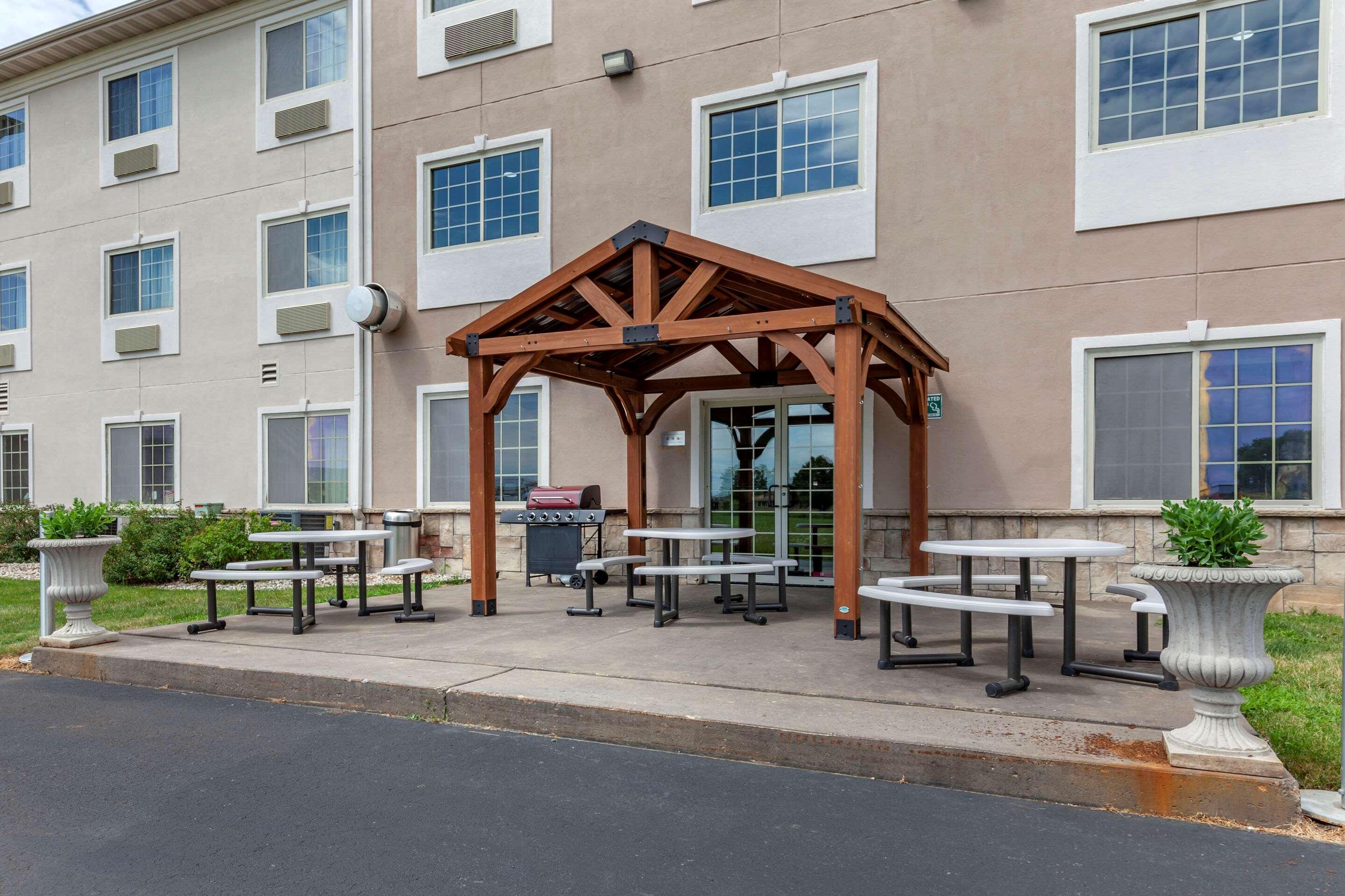Comfort Suites Delavan - Lake Geneva Area Экстерьер фото