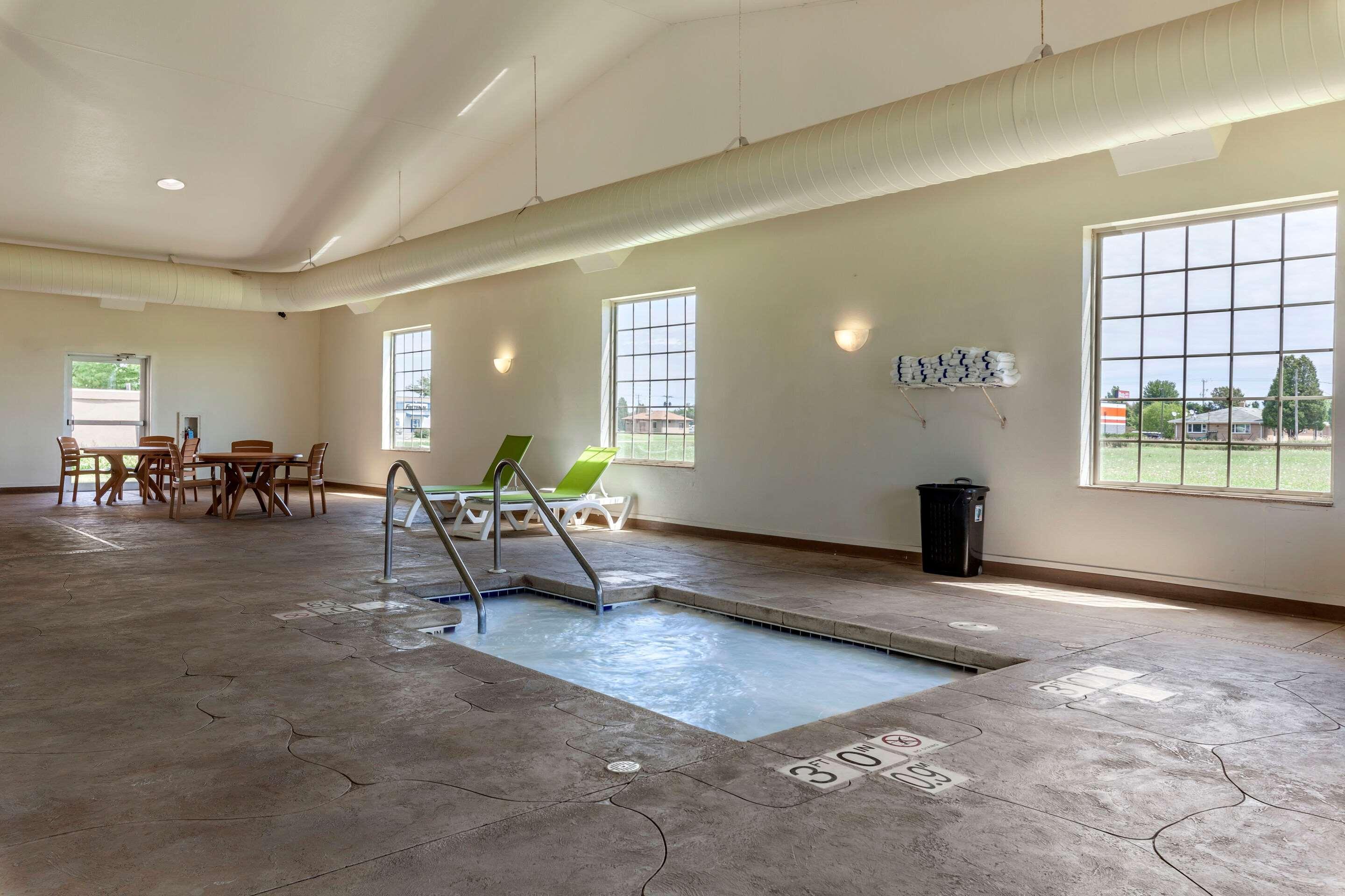 Comfort Suites Delavan - Lake Geneva Area Экстерьер фото