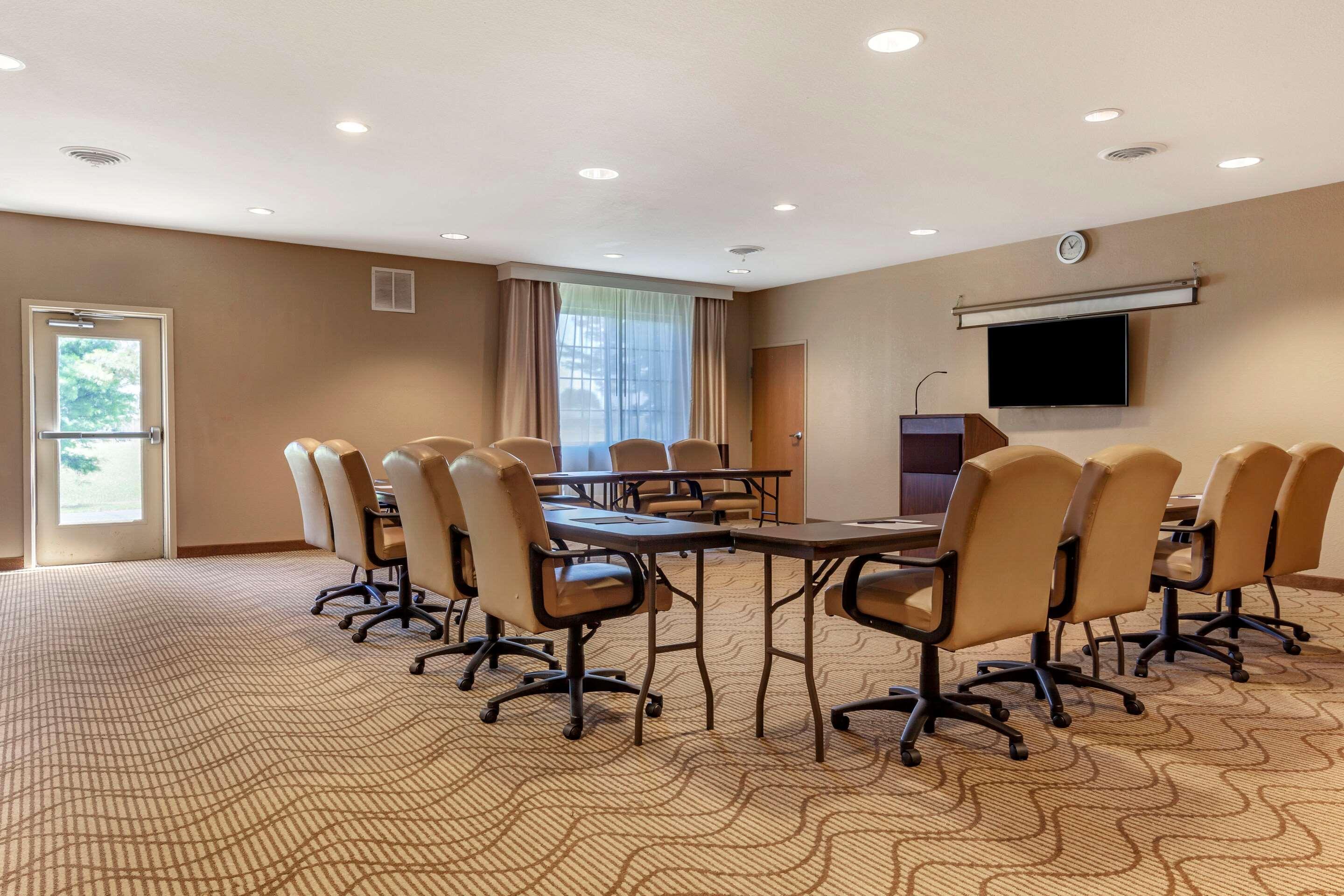 Comfort Suites Delavan - Lake Geneva Area Экстерьер фото