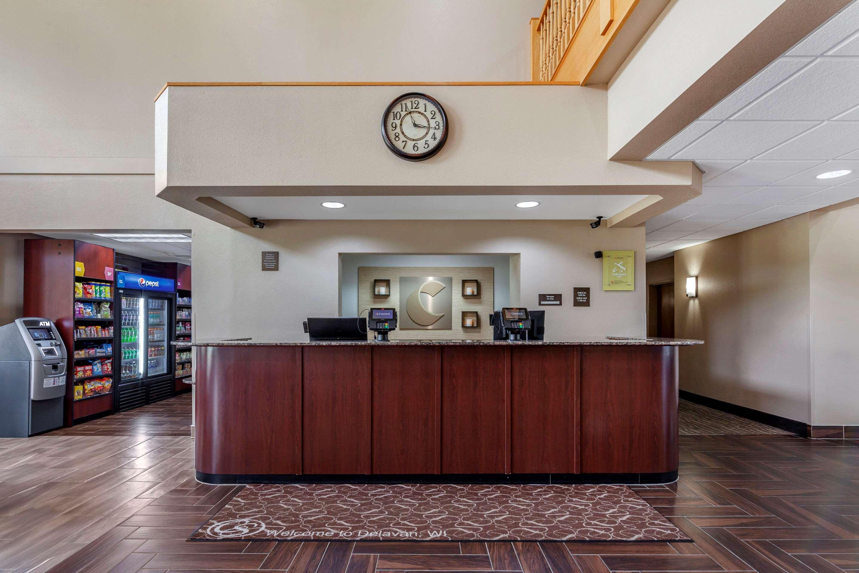 Comfort Suites Delavan - Lake Geneva Area Экстерьер фото